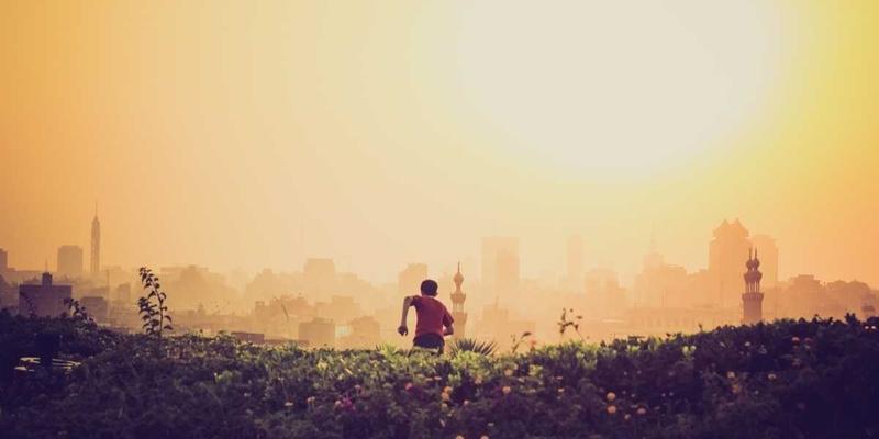 从帆布鞋到智能穿戴：篮球装备科技进化史如何重塑NBA赛场与球迷交流