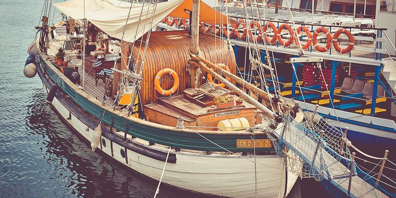 篮球战术体系深度解析：三角进攻、普林斯顿与动态进攻的哲学对比及其在CBA与运动社区的启示